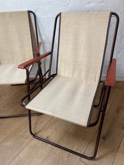 Set of 2 folding chairs