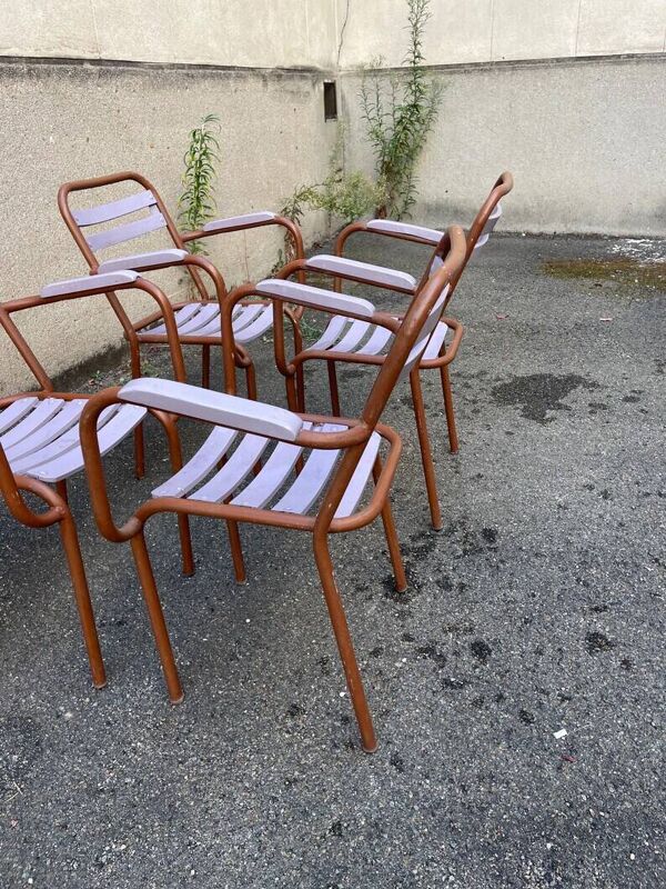4 Chaises style tolix vintage -en métal et bois. 1950s. Vintage français. - jolie patine - intérieur ou extérieur couvert - peinture