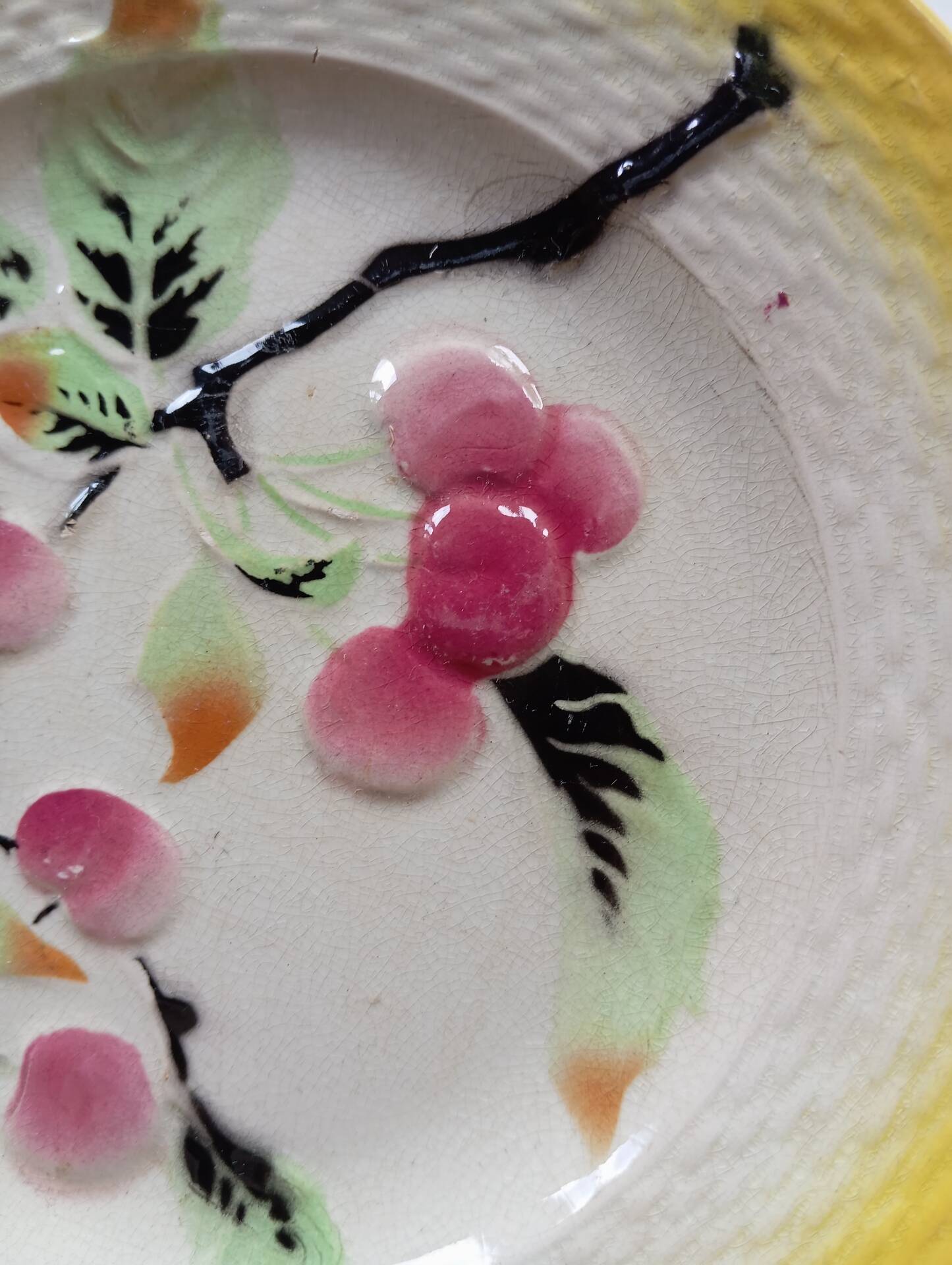6 Art Deco dessert plates in barbotine. Moulin des Loups.