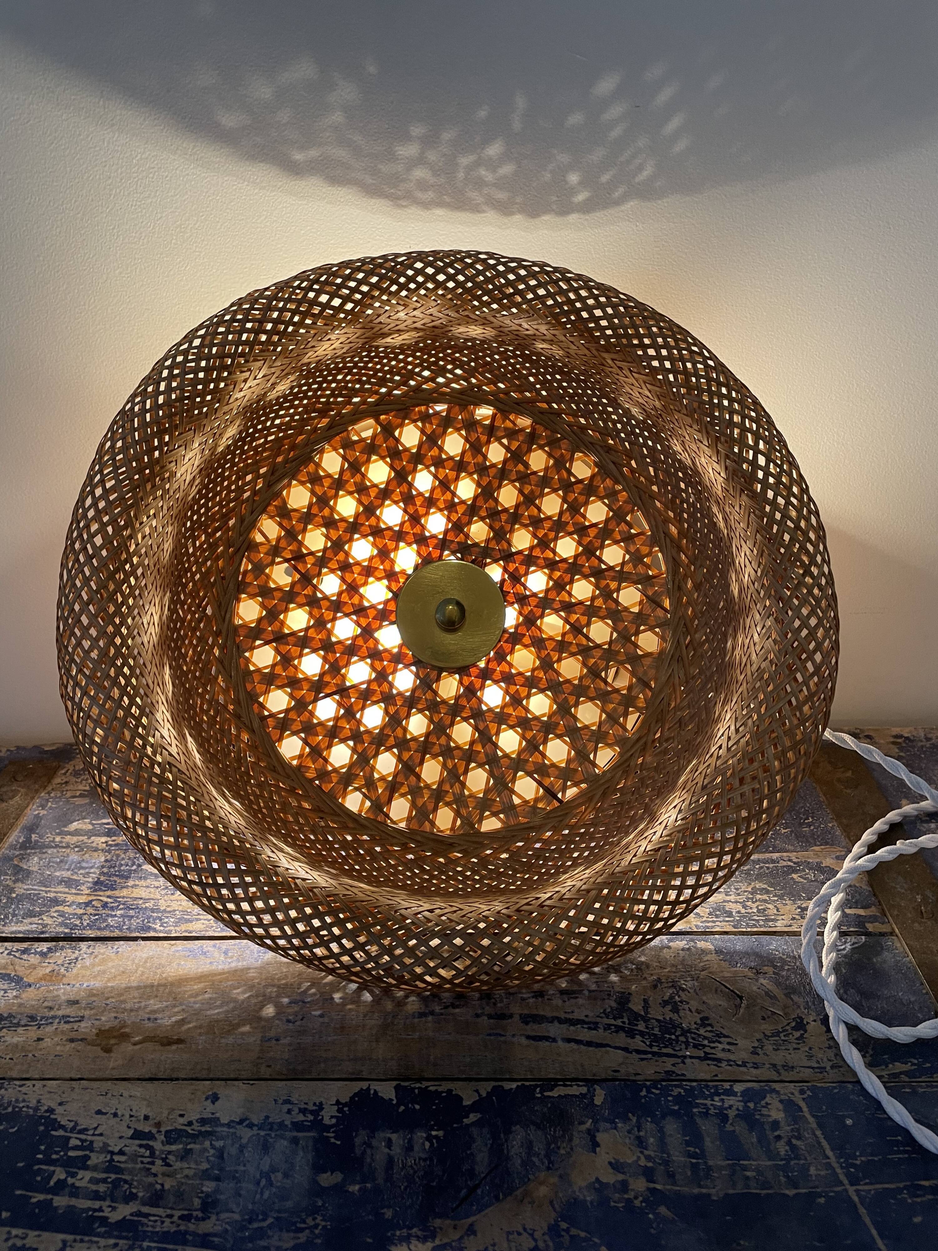 Vintage wall lamp in electric braided wicker to new