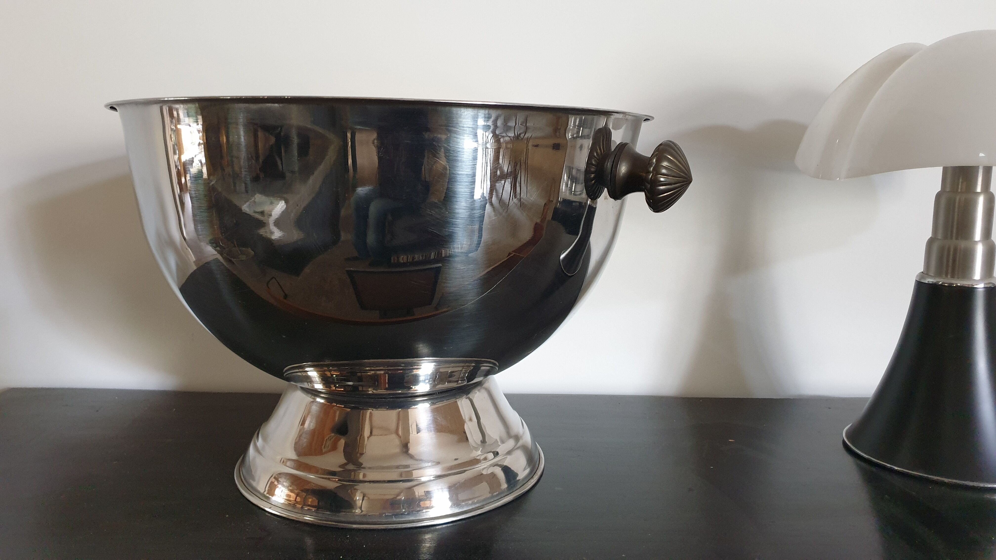 Champagne bucket basin