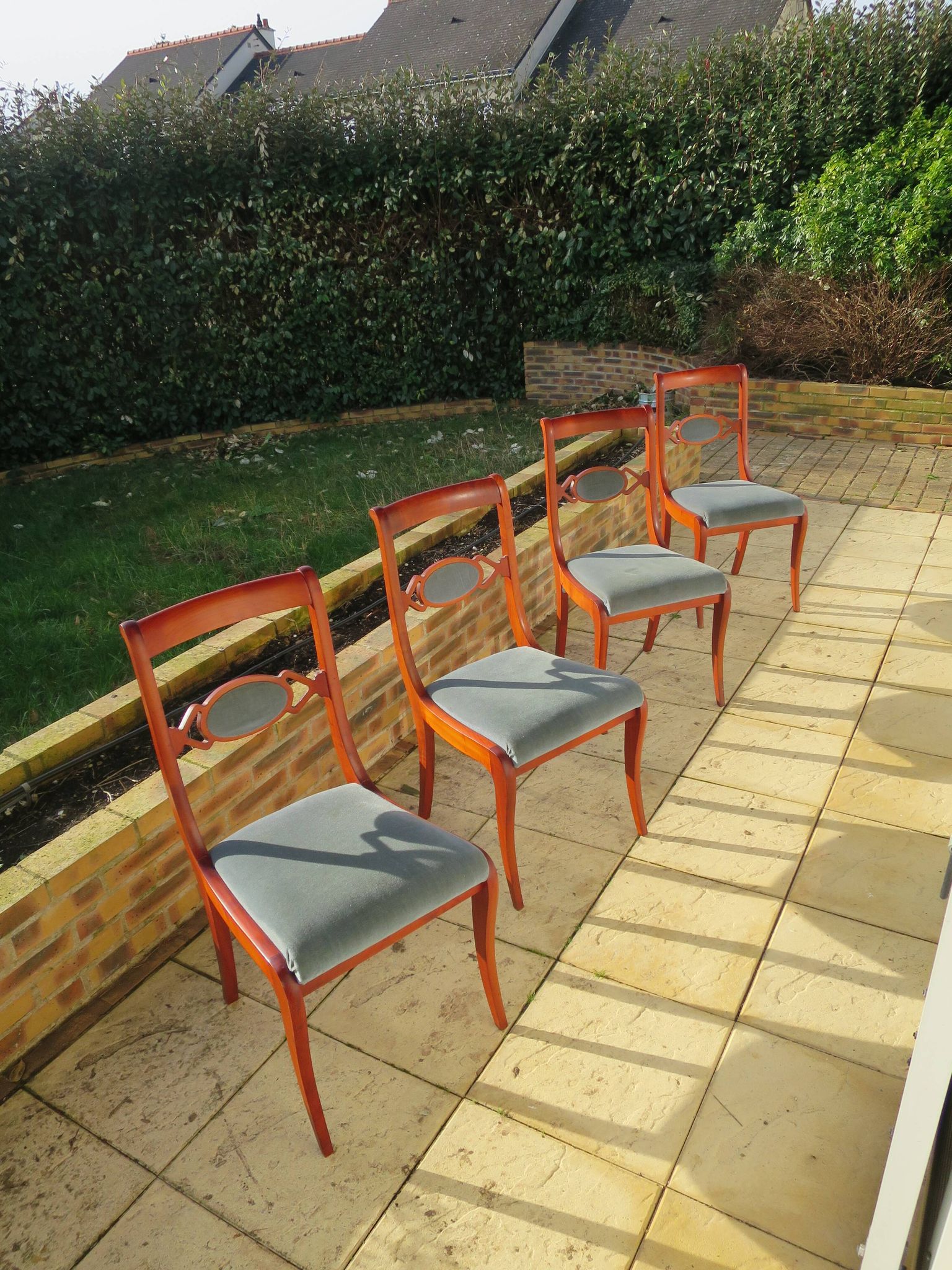 Rare - Set of 4 Louis Philippe/restoration style chairs with medallion - Colour blue / cherry wood