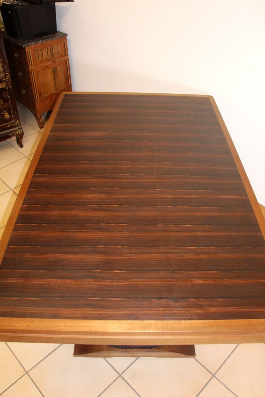 Art deco table in Macassar ebony