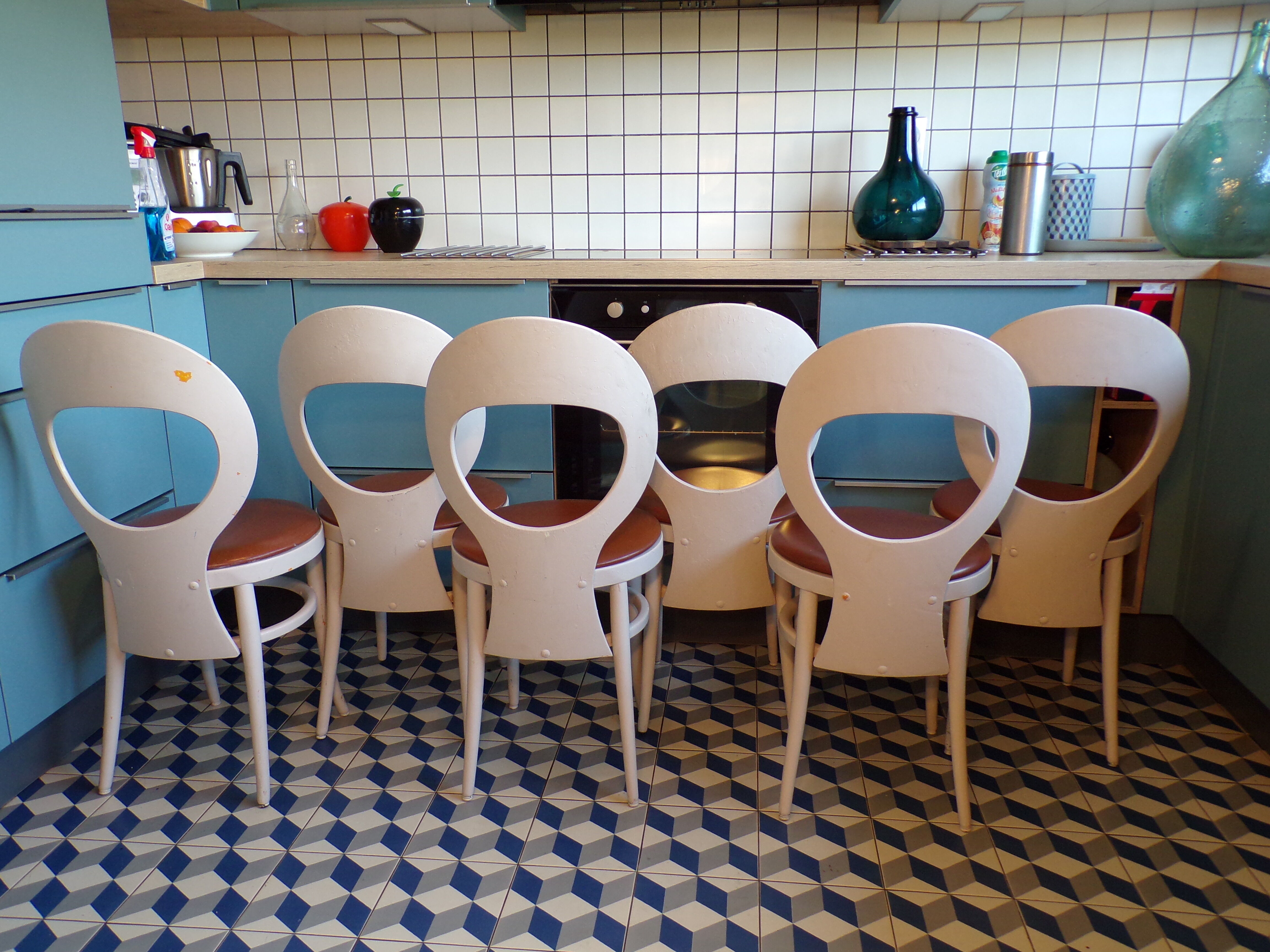 Suite 6 chairs Baumann seagull