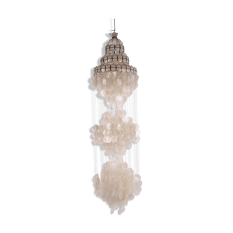 Windcatcher chandelier made of shells 60