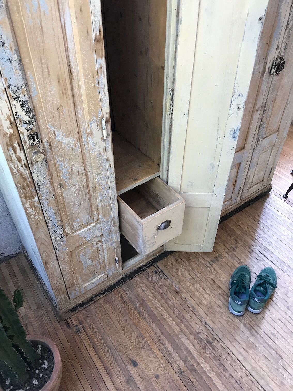 Wooden workshop vestiary