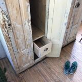 Wooden workshop vestiary