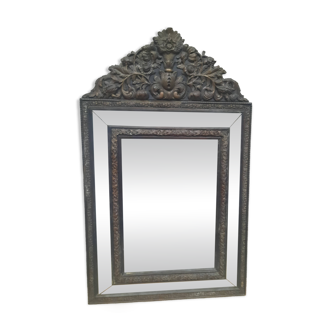 Mirror with close panel