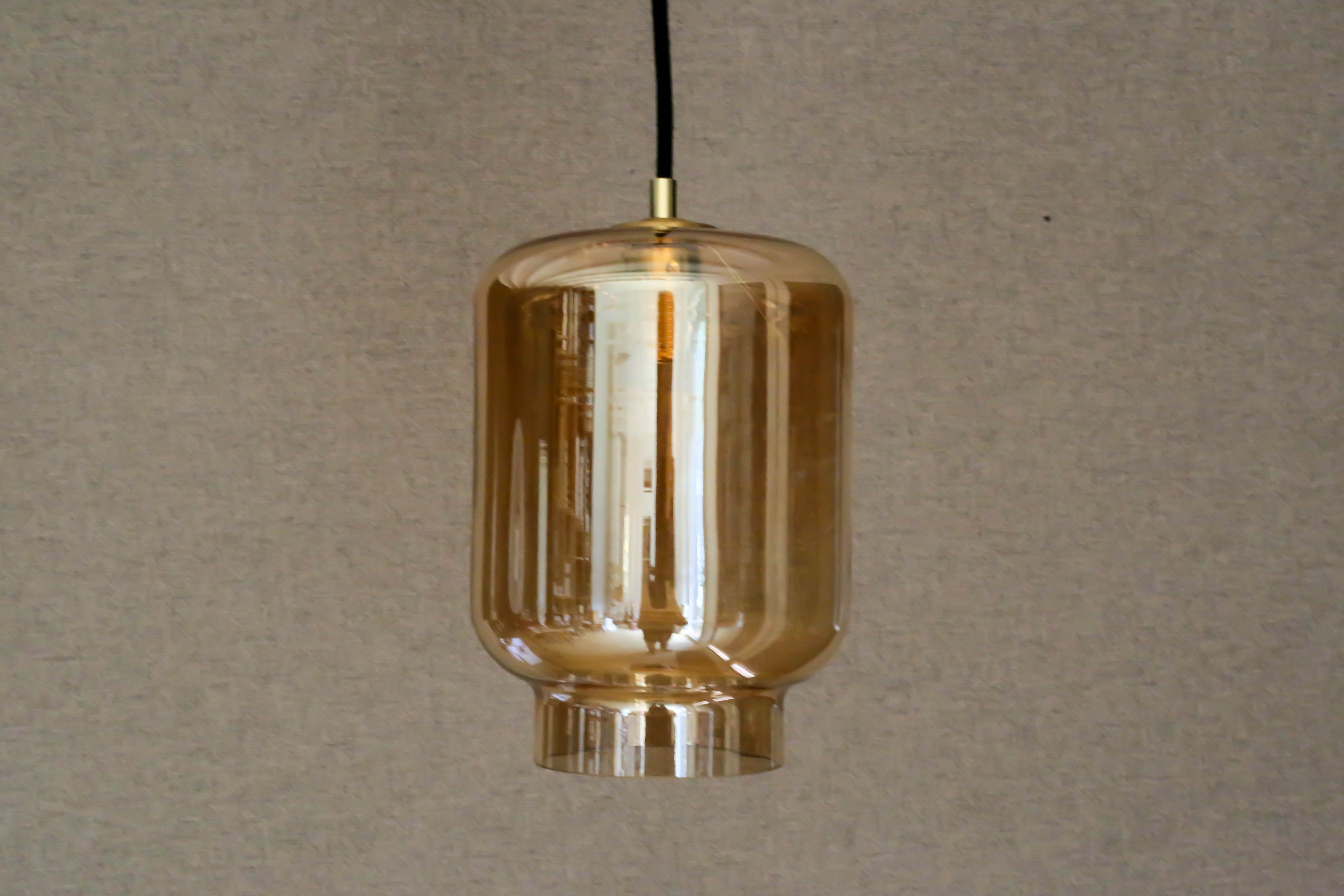 Antique suspension lamp in translucent amber glass - delivered with cable and new socket - circa 1970