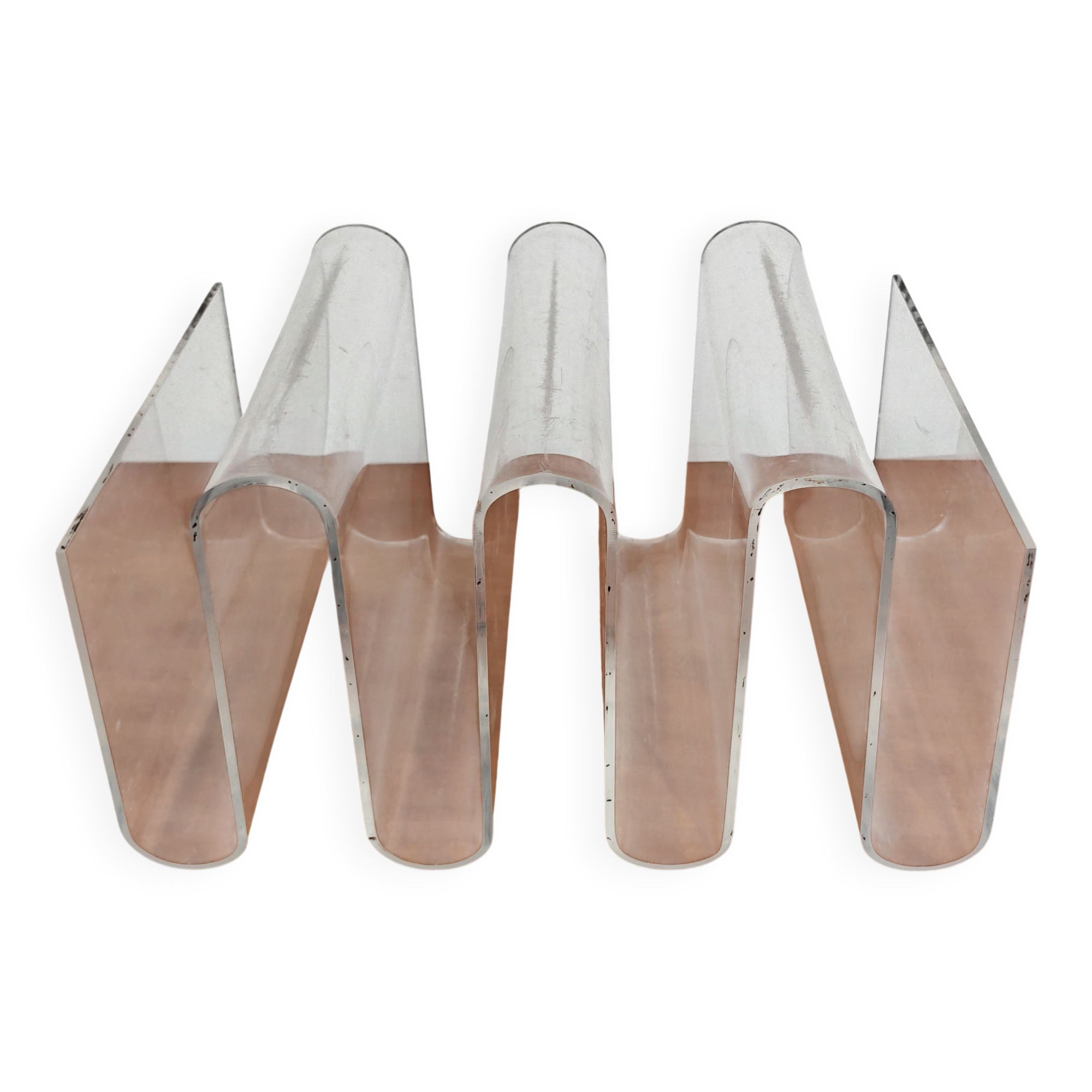 Sculptural range of Mid Century Modern in plexiglass from the 1970s.