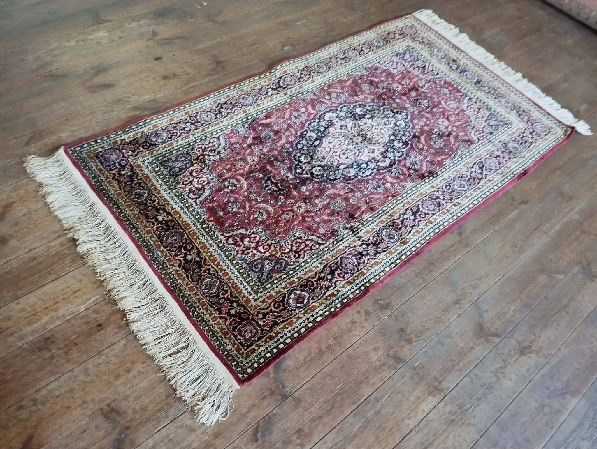 Handmade Kashmiri Silk Rug 160x90cm