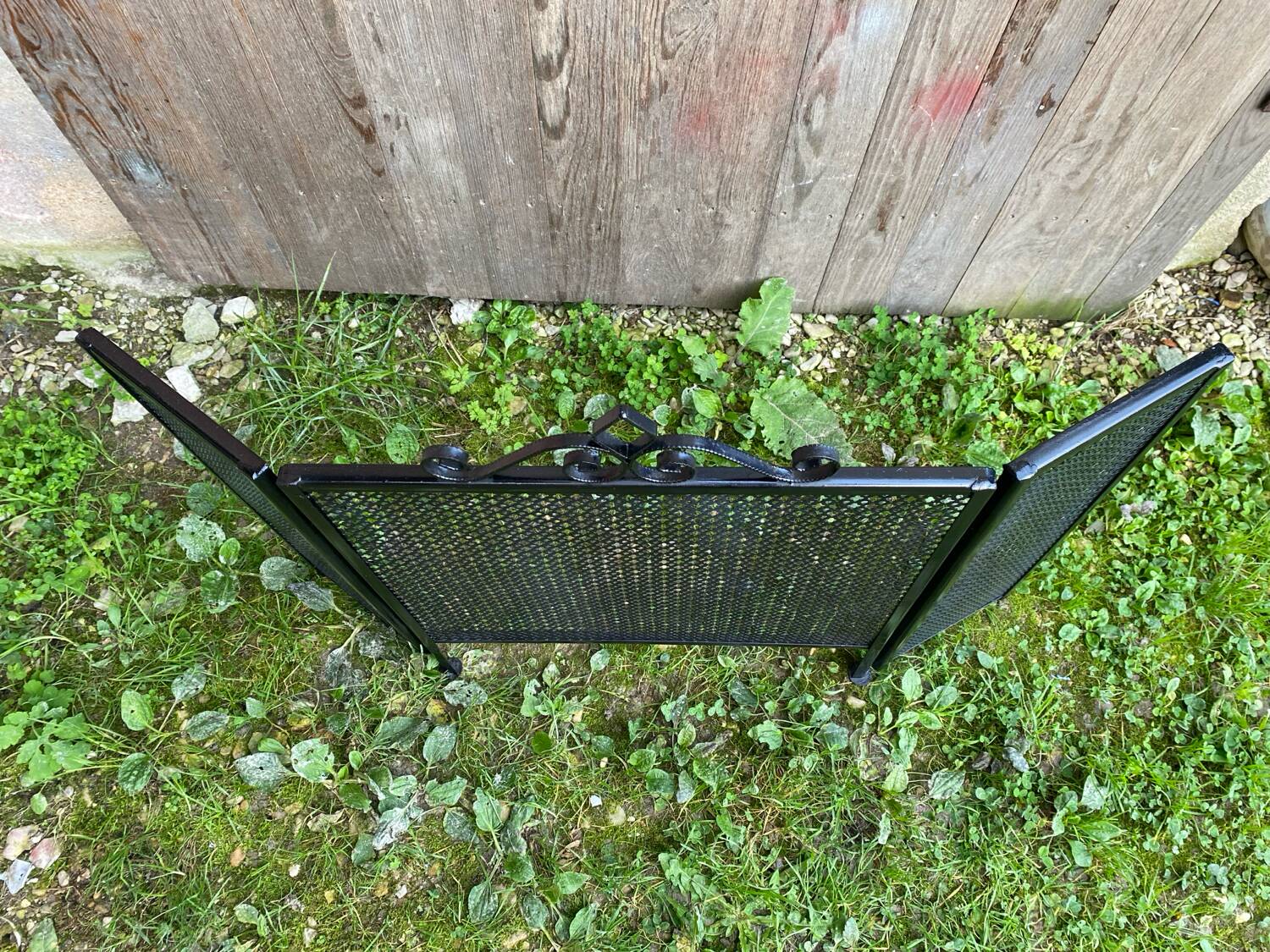Fireplace screen black metal perforated sheet 3 vintage leaves
