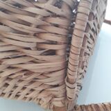 Vintage wicker bag with handle