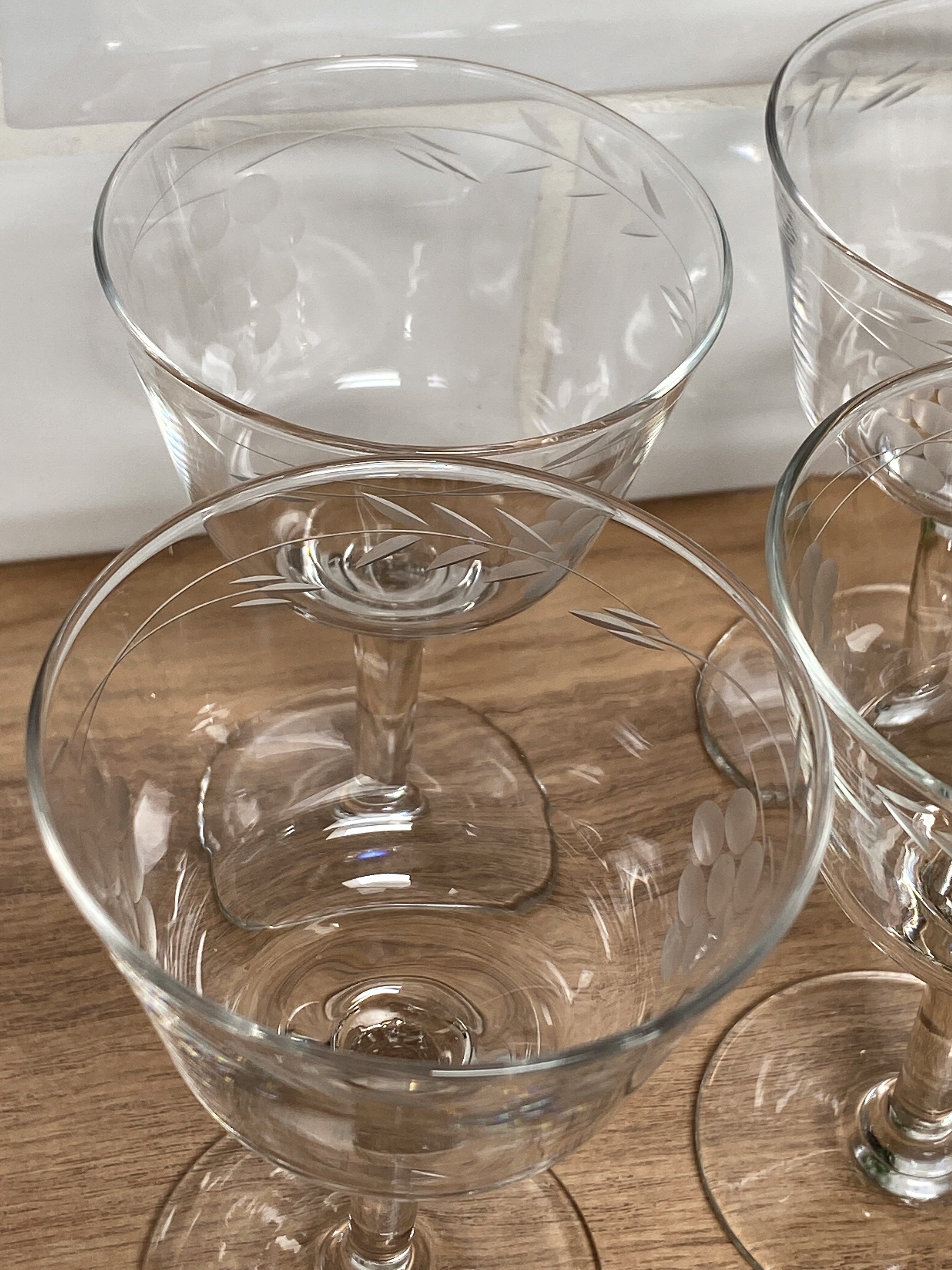 Set of 6 wine glasses in cut glass