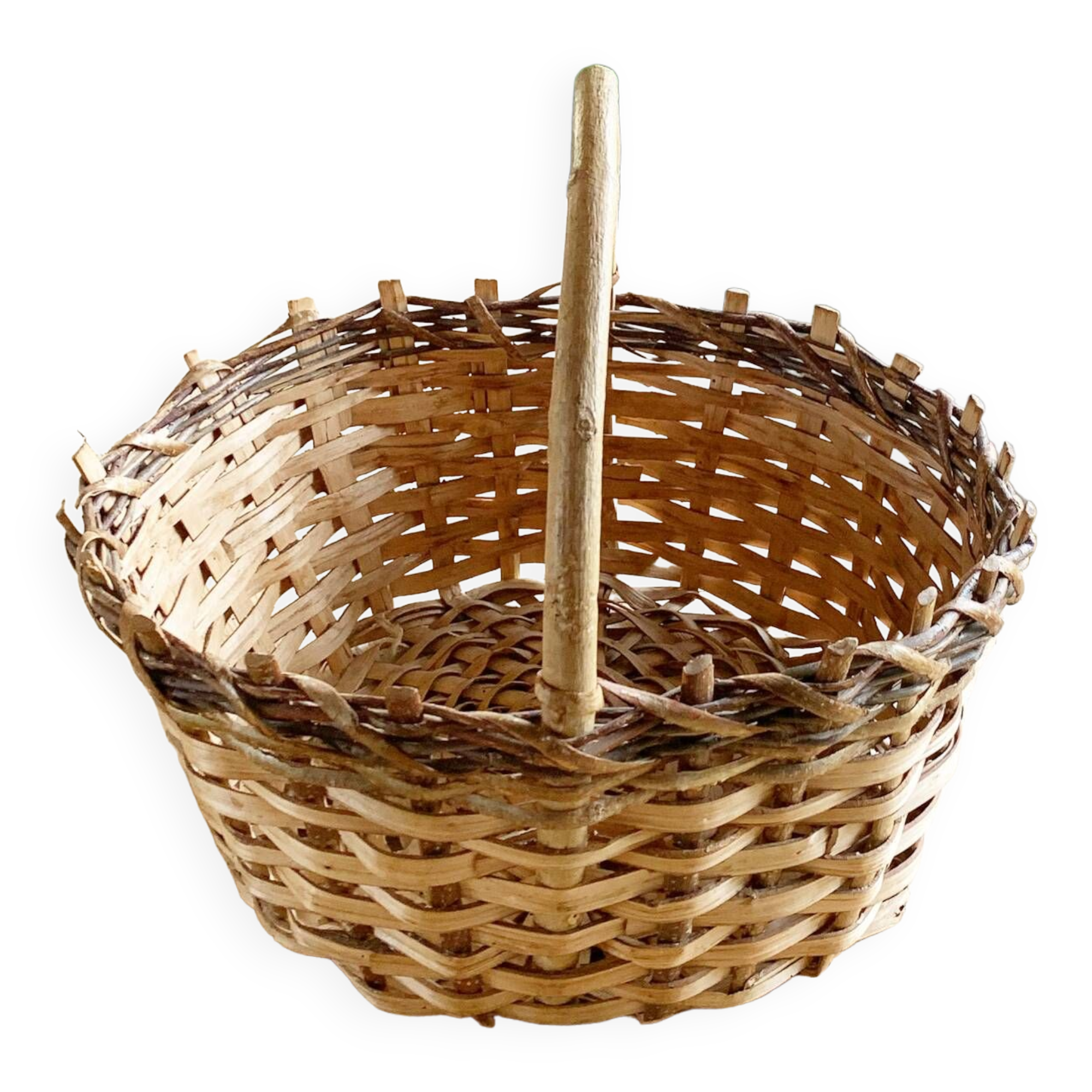 Two-tone vintage basket
