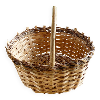 Two-tone vintage basket