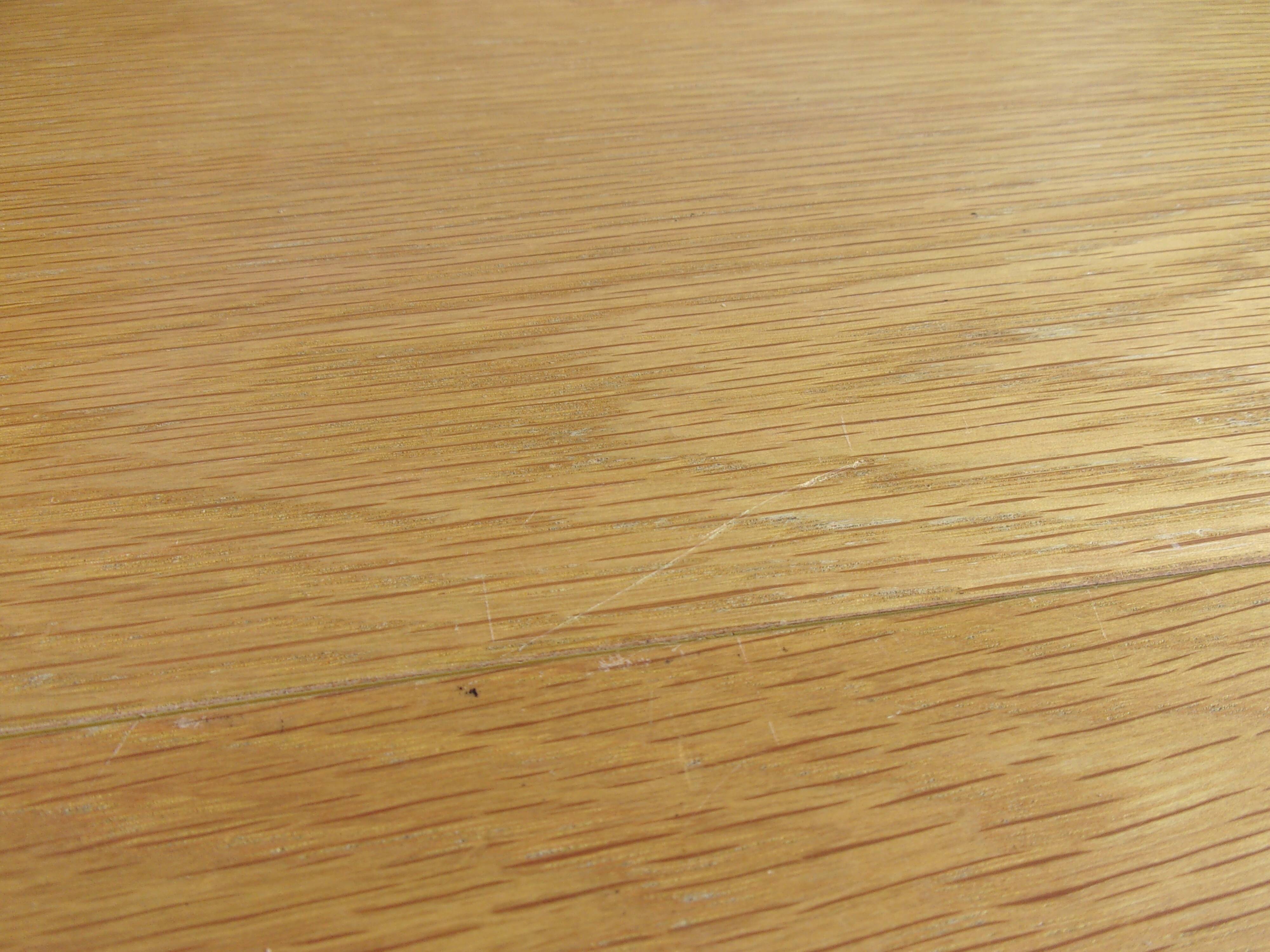 Extendable Scandinavian table