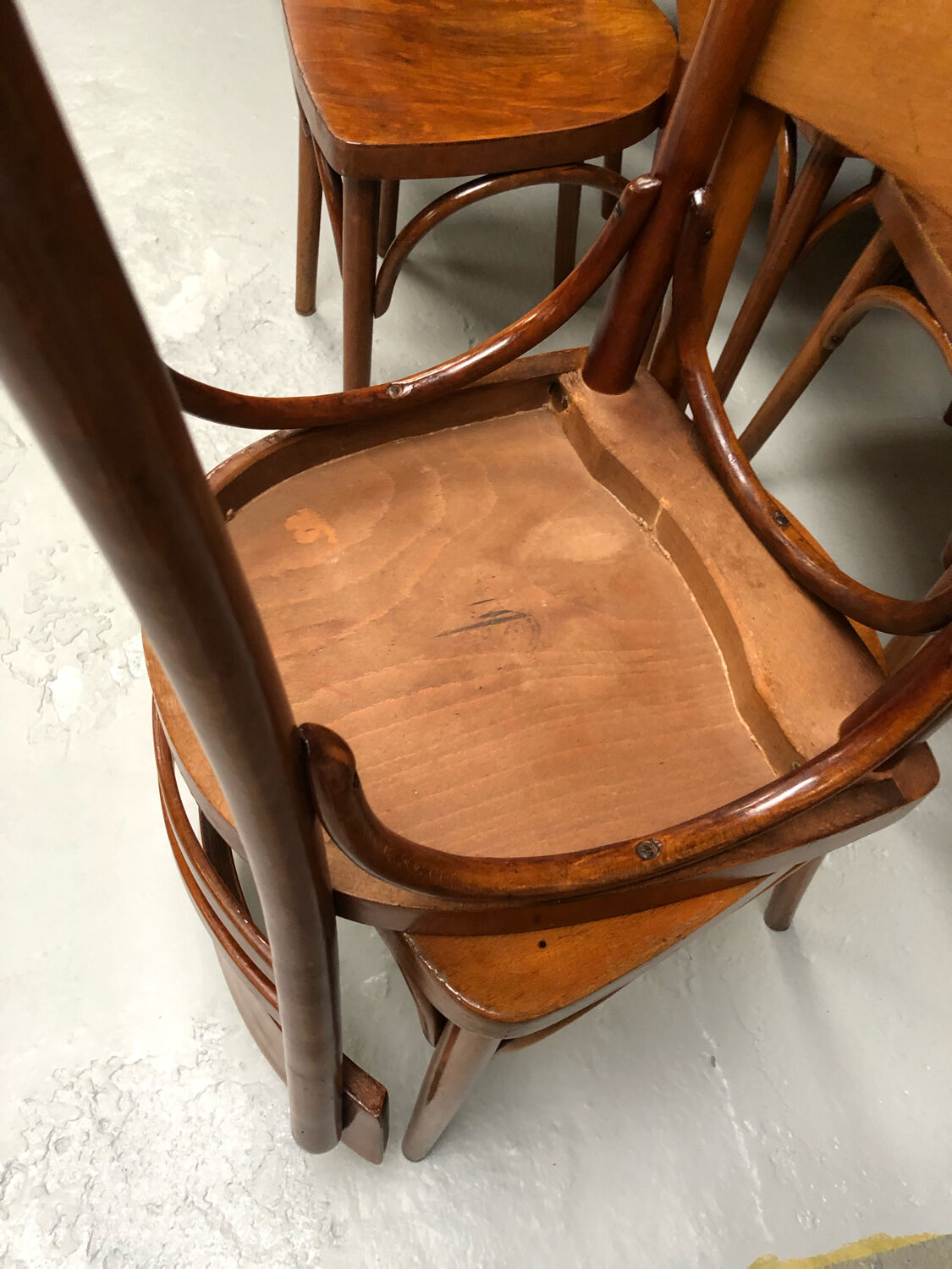 Serie de 10 chaises bistrot bois courbé
