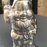 Garden gnome with lantern