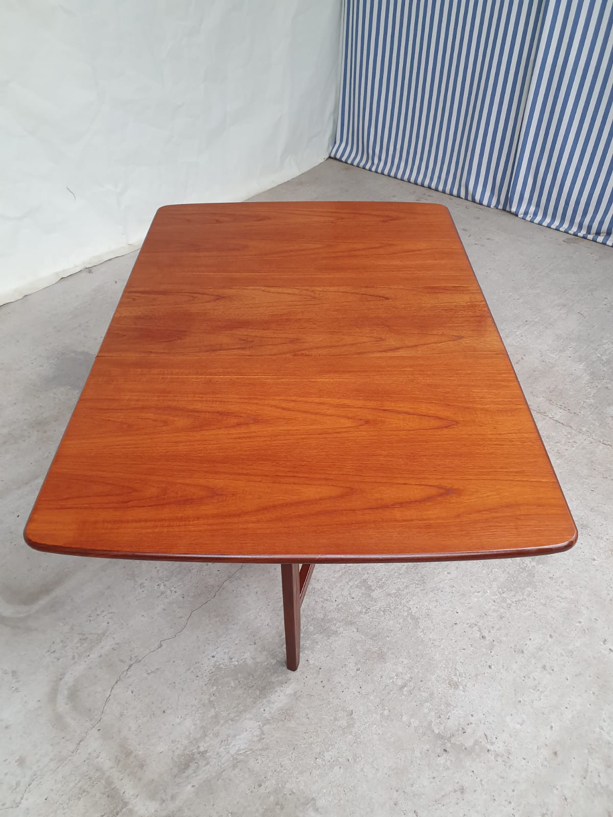 Extending dining table by G Plan