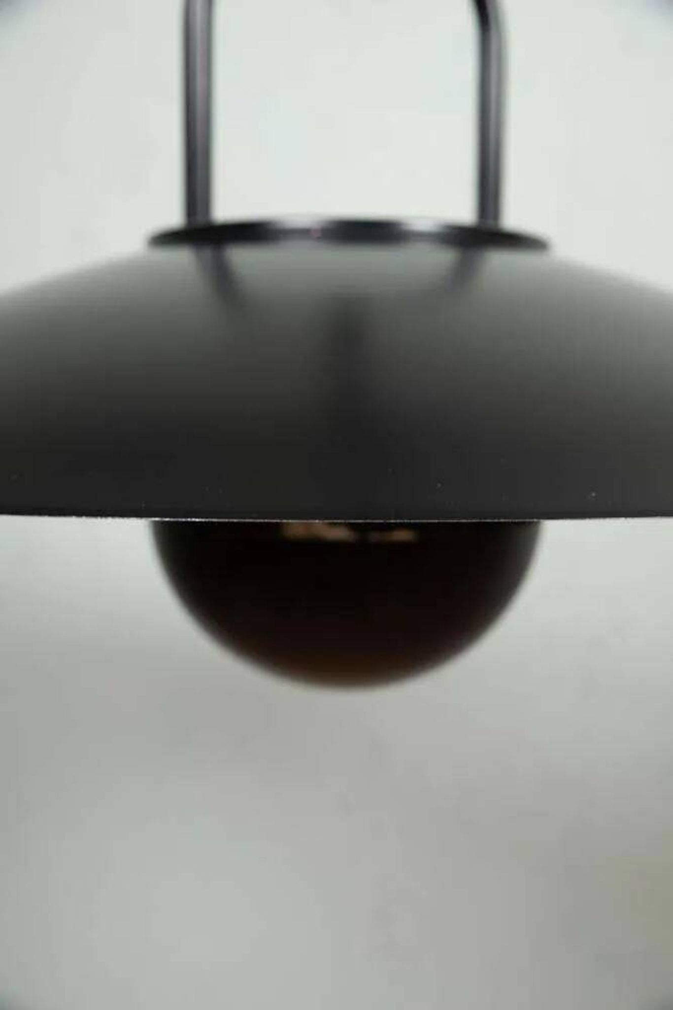 Postmodern minimalist suspension from the 80s, adjustable suspension.