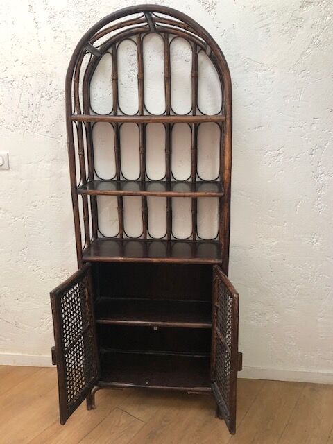 Shelf rattan library