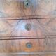 Commode en bois massif et marqueterie
