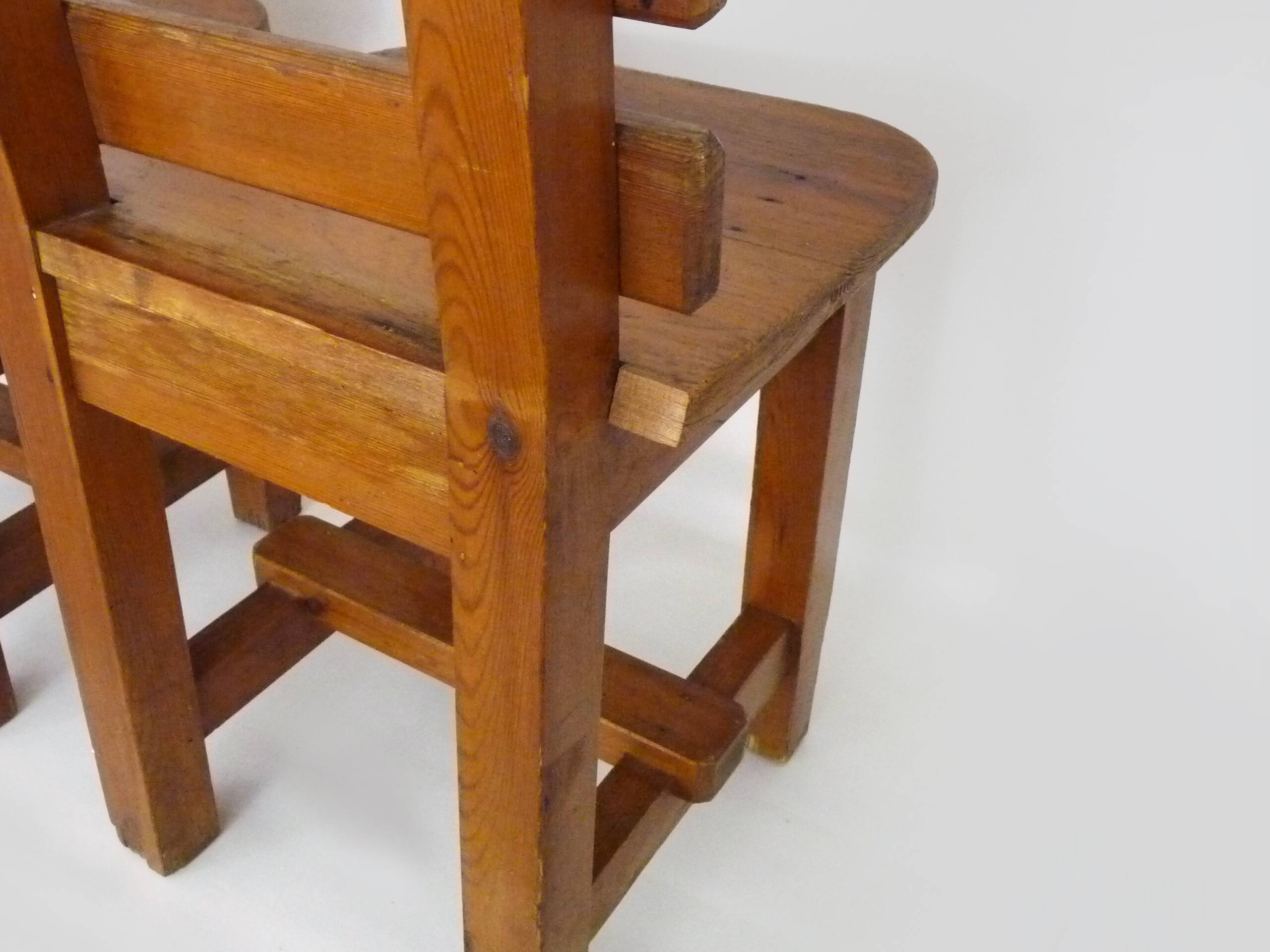 Paire de chaises en chêne massif vintage des années 70