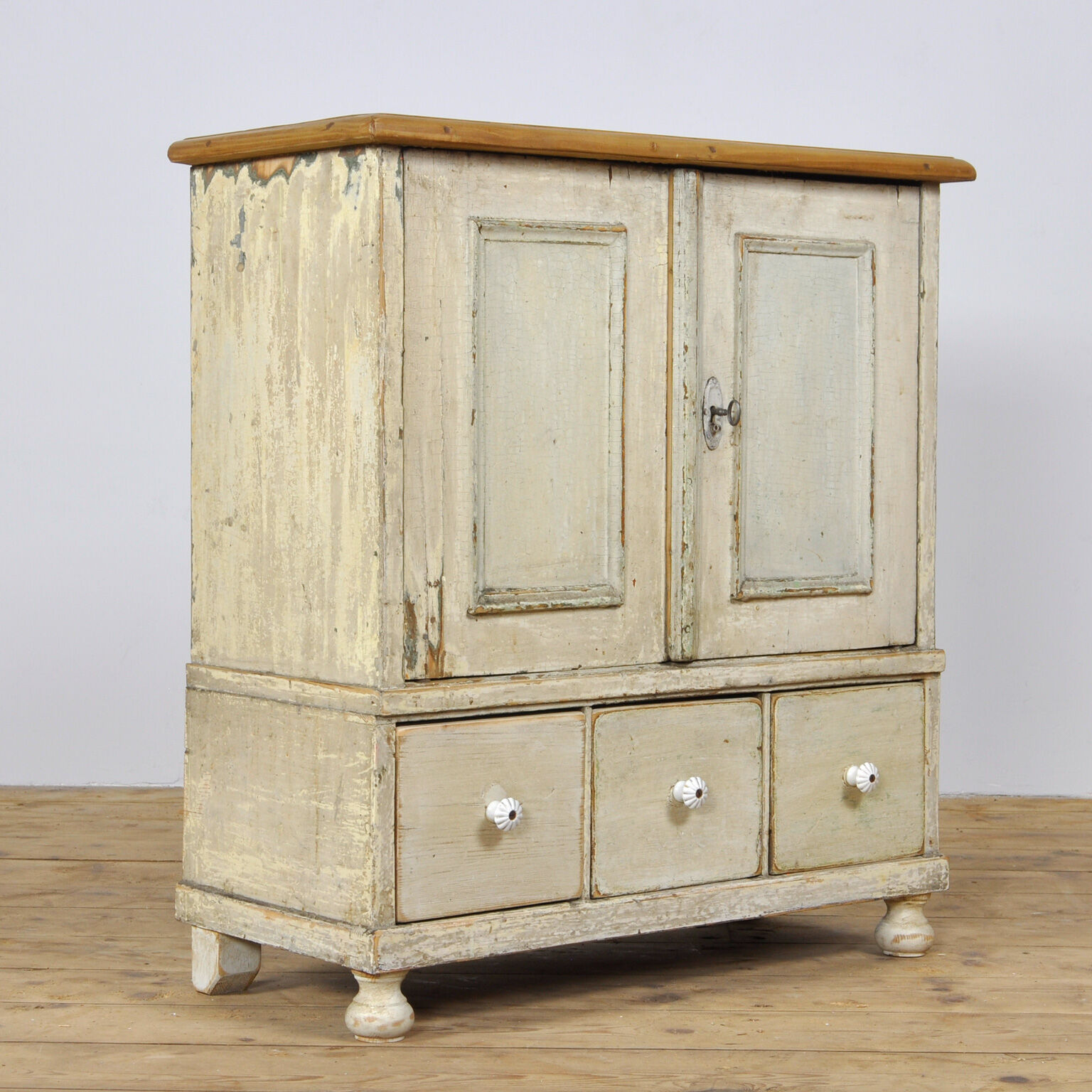 Vintage Pine chest of drawers 1930's