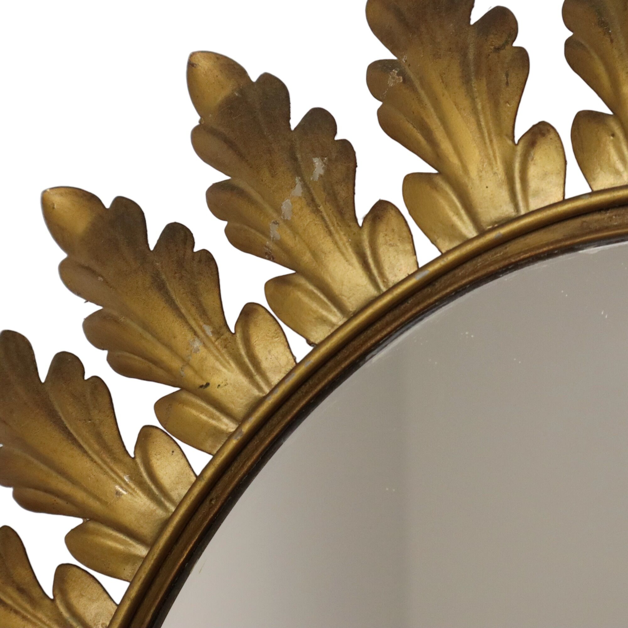 Deknudt sun mirror sunburst mirror oval gold-colored metal 70x56cm