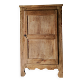 Renovated antique bonnetière