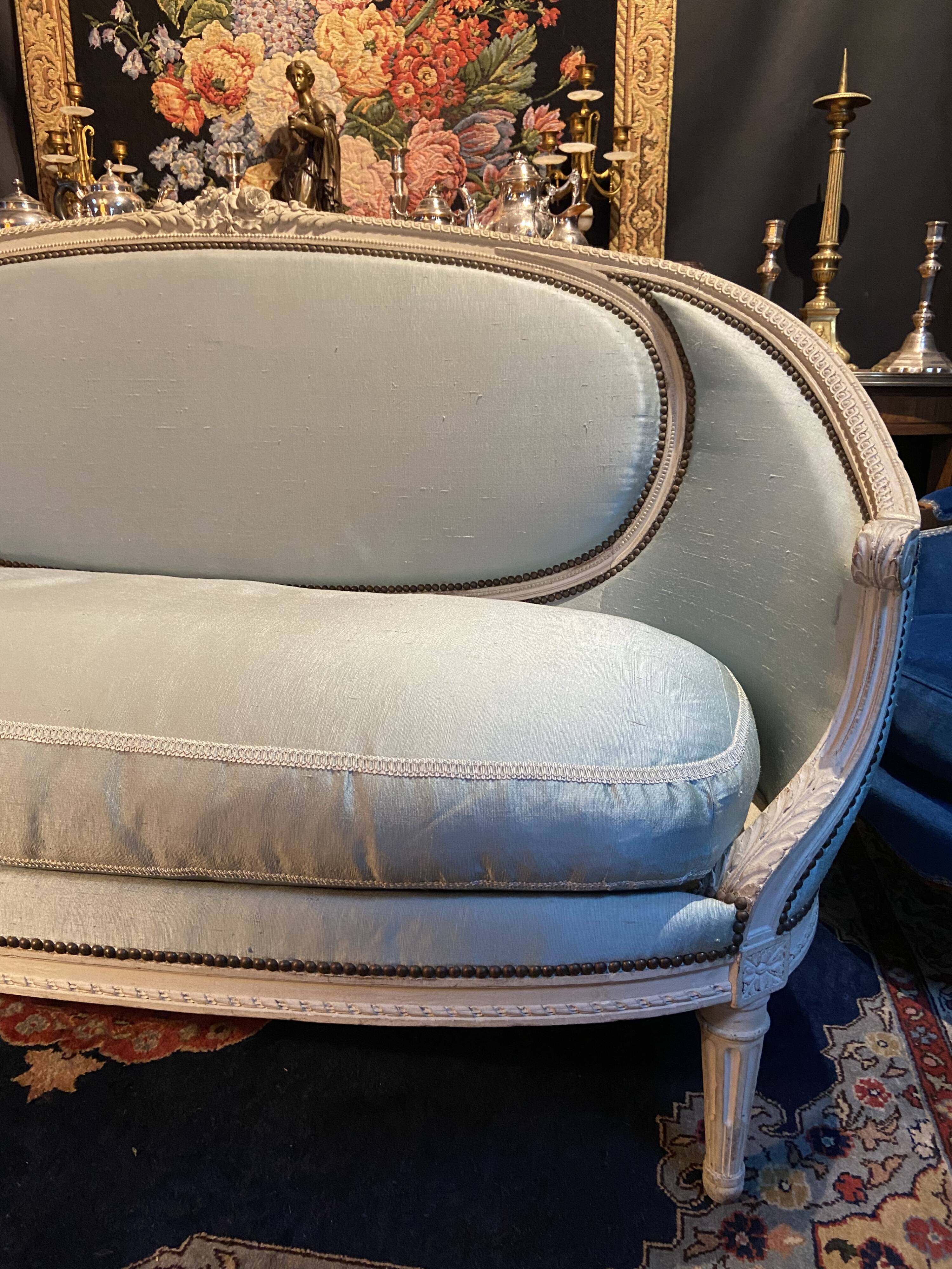 Louis XVI basket sofa from the 18th century