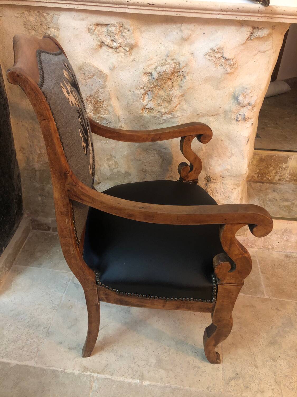 Mountain-style restaurant armchair