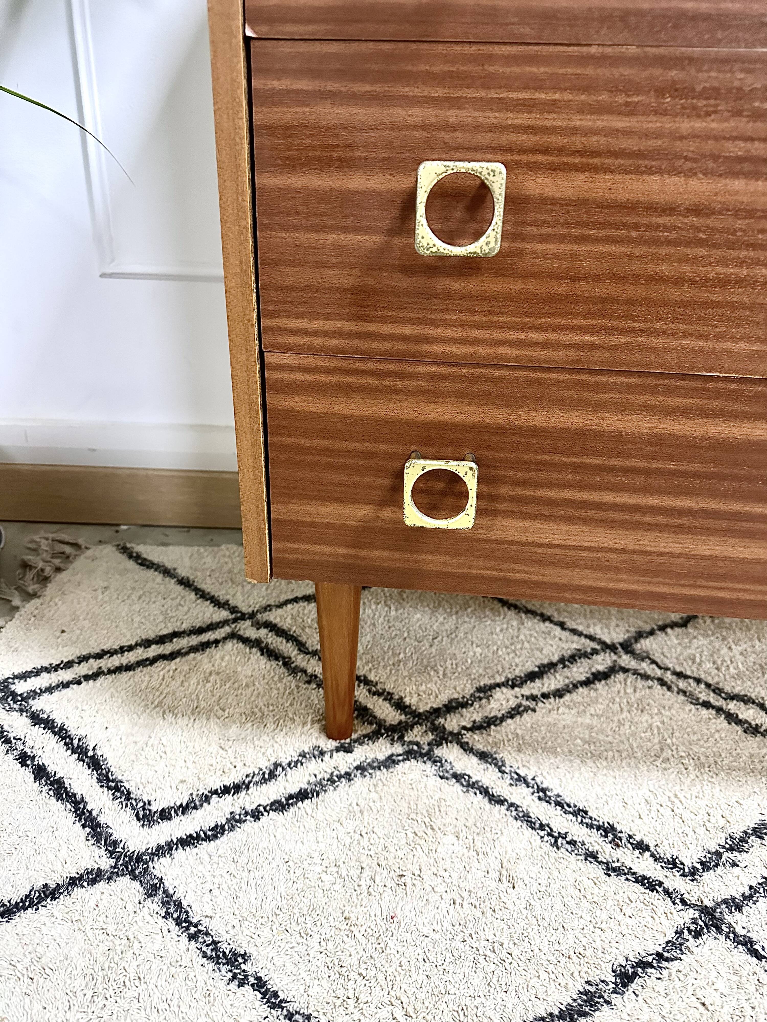 Vintage chest of drawers bobbin feet