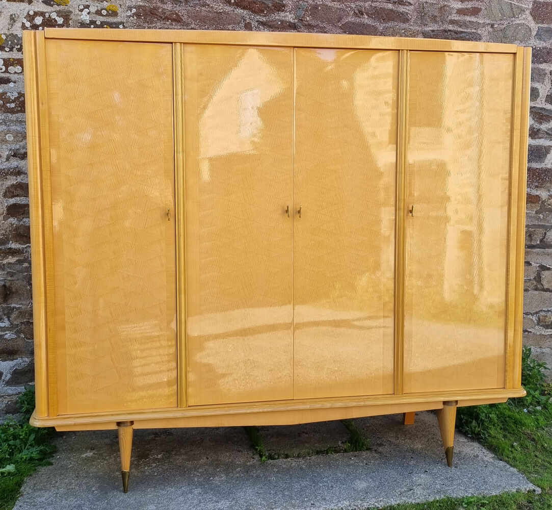Wardrobe wardrobe and vintage shelves 50s, mirrors