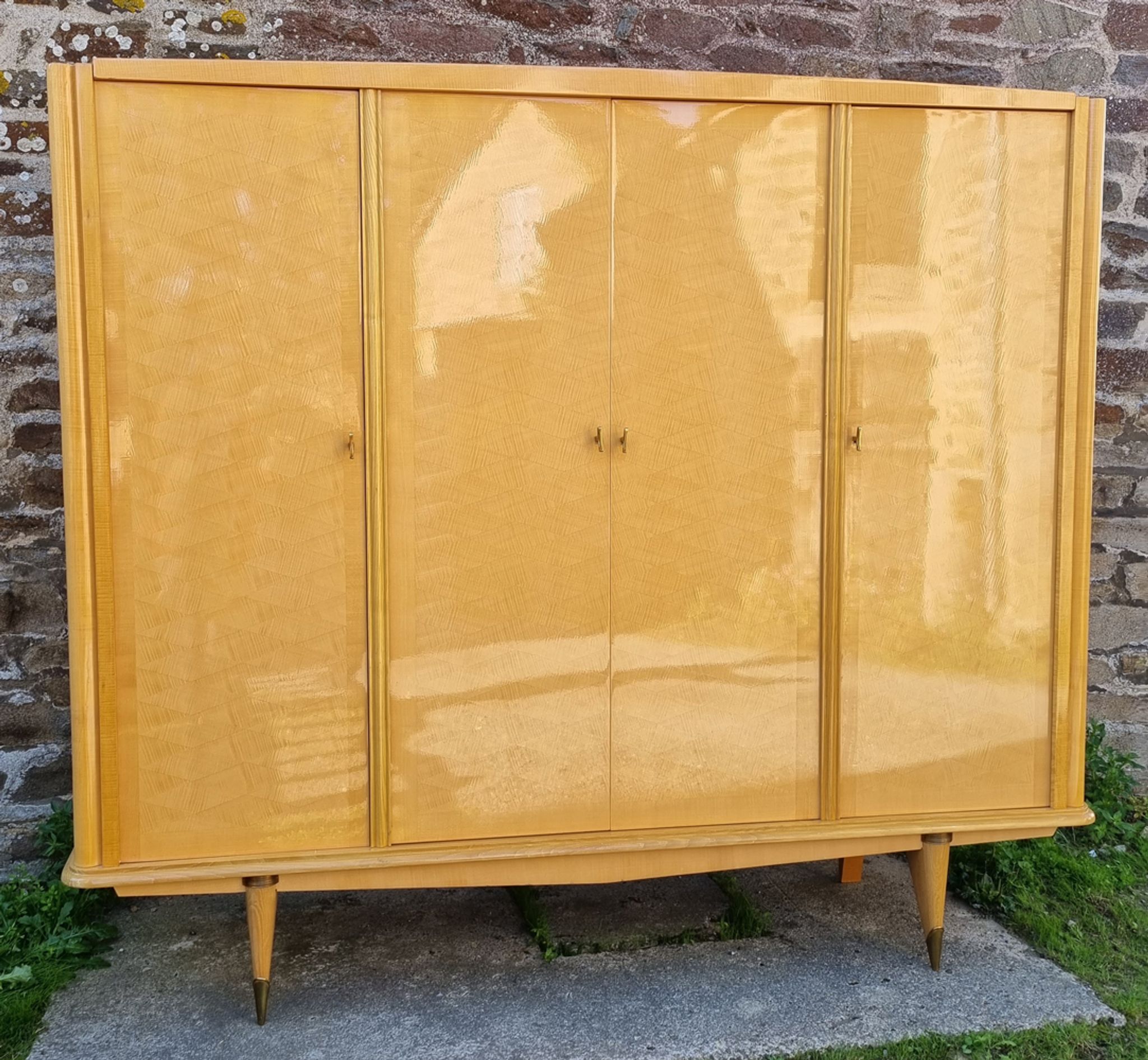 Wardrobe wardrobe and vintage shelves 50s, mirrors