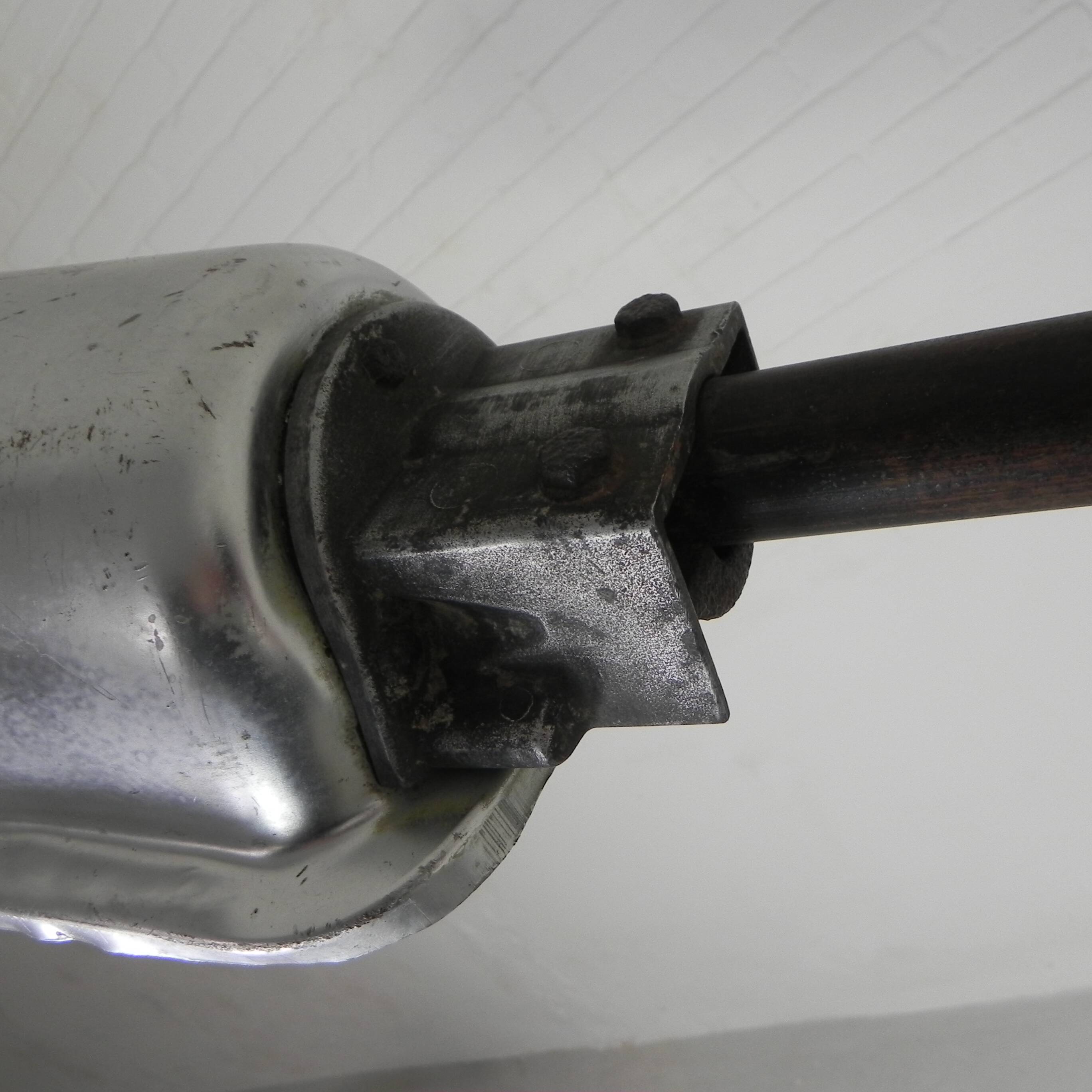 Industrial street lamp with aluminum shade