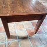 Table basse à tiroir en bois massif