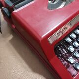 Typist S typewriter Olympia 70s