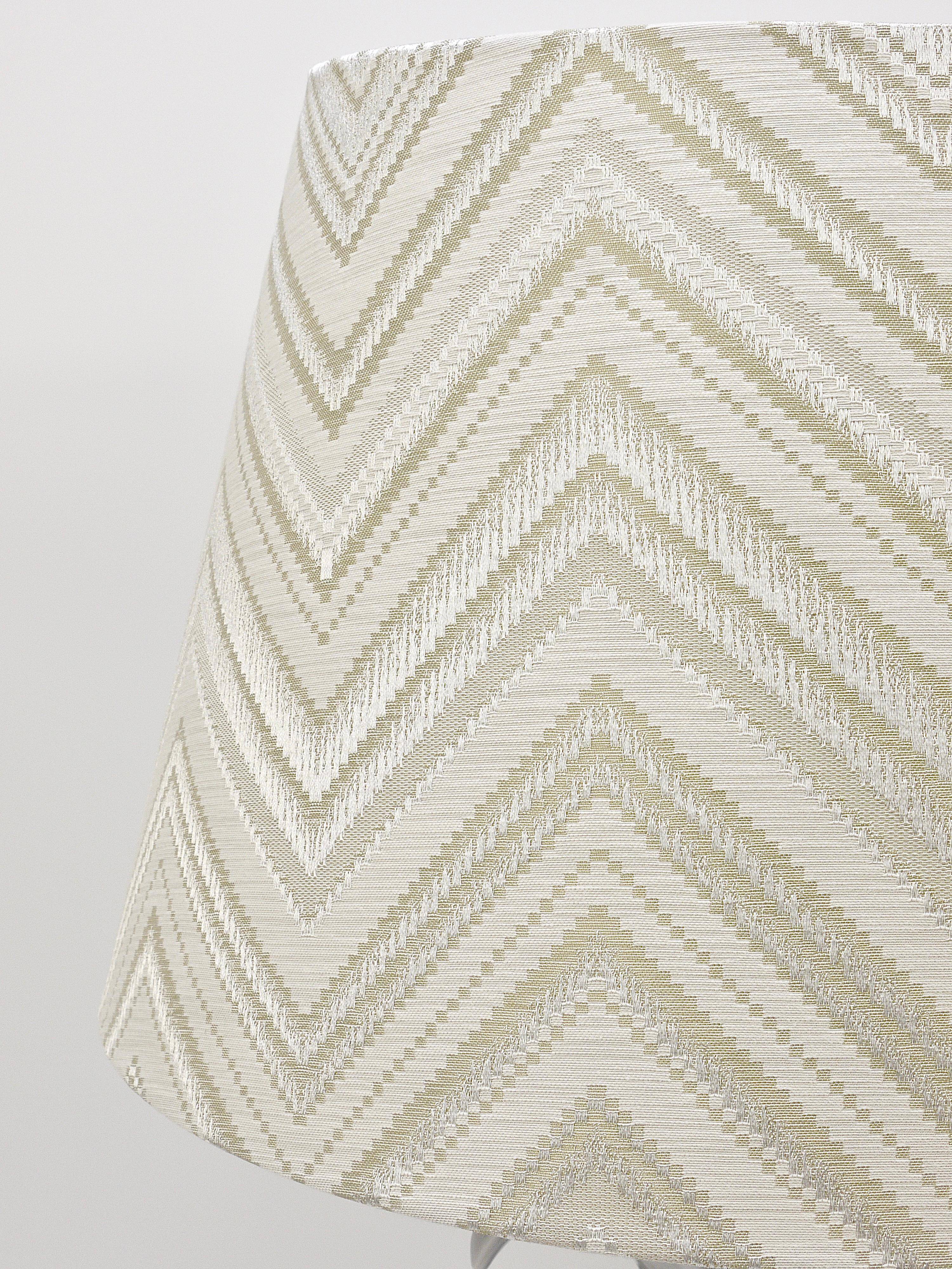 Lampe de table Hollywood Regency en forme d'ananas blanc style Tommaso Barbi, Italie, années 1970