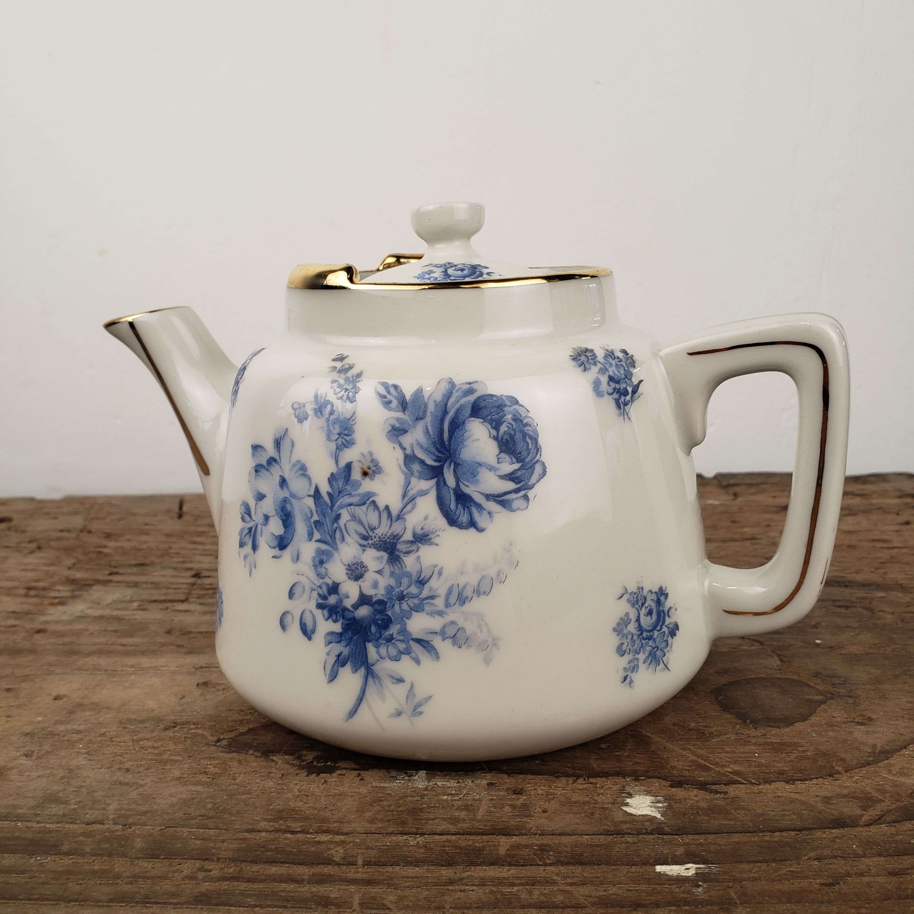 Teapot - Limoges porcelain, Frugier aluminite