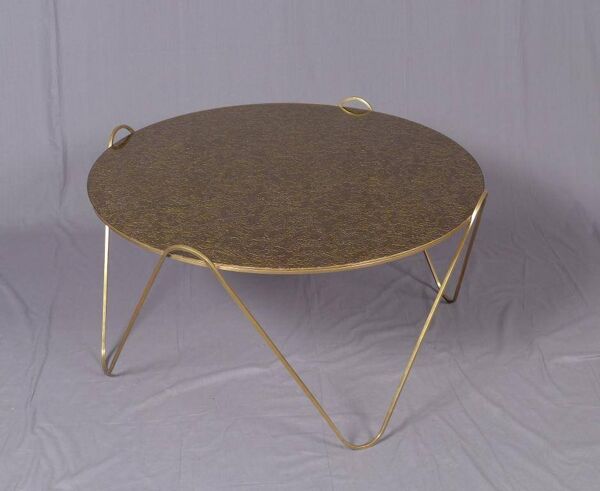 Table basse circulaire en verre églomisé doré et laiton, Italie années 60