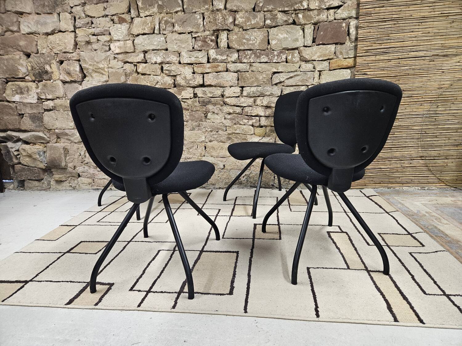 Set of 4 vintage design ergonomic chairs