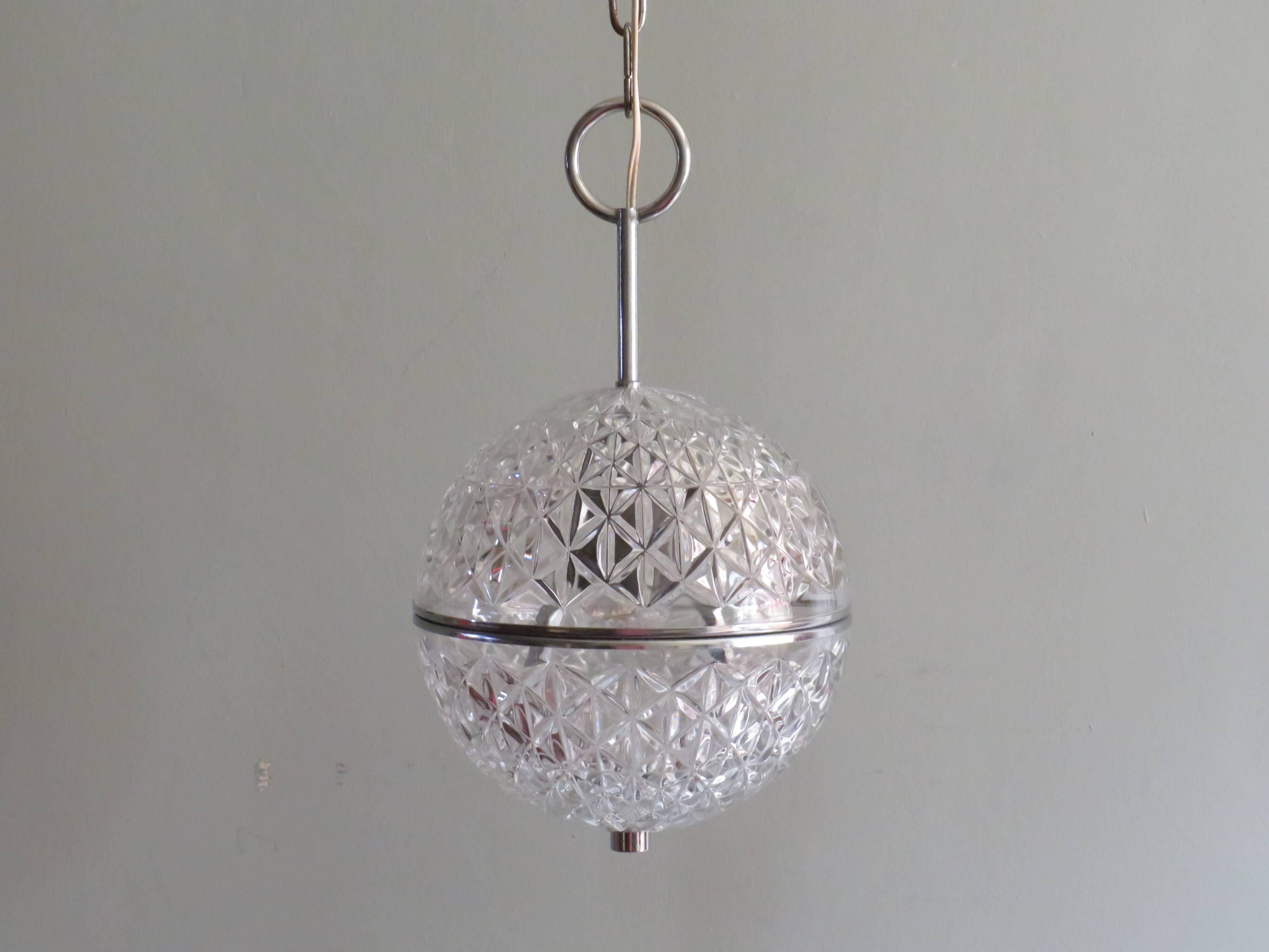 Spherical suspension in cut glass, Belgium 1960-1970