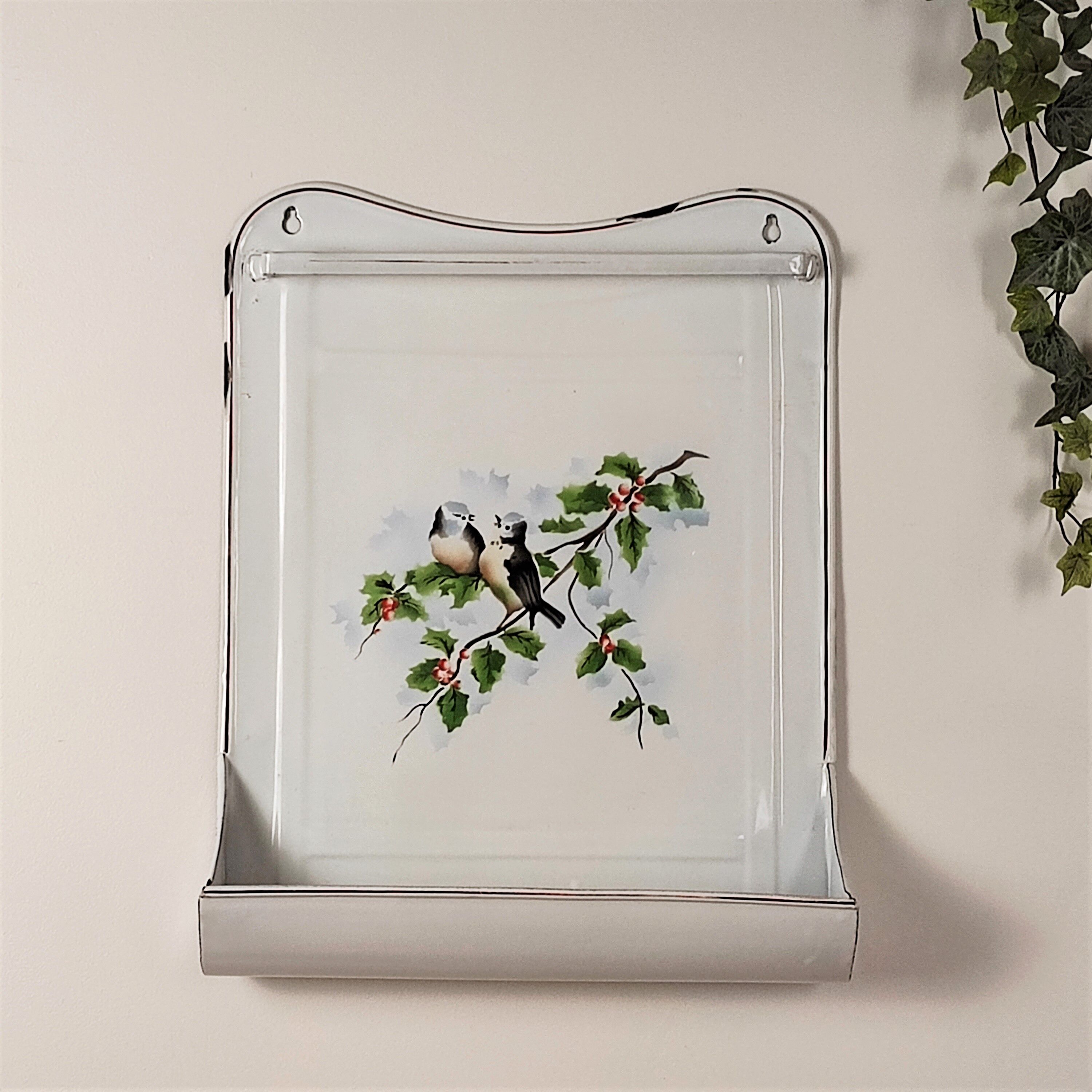 Enamelled sheet metal utensil holder
