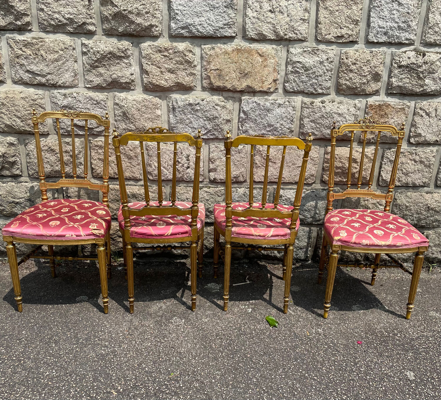 4 chairs carved wood, gilded with leaf