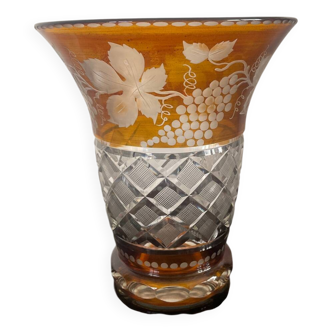 Vase vintage en cristal de bohème ciselé