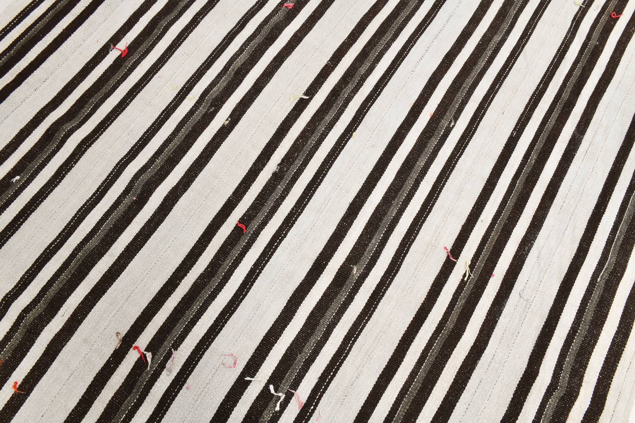 Tapis Kilim vintage rayé contemporain, 206 x 304 cm