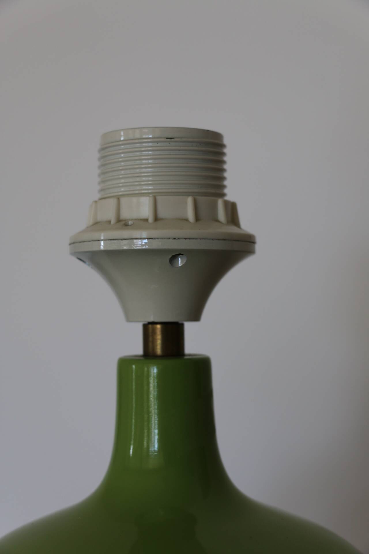 Green wooden lamp base (without lampshade)