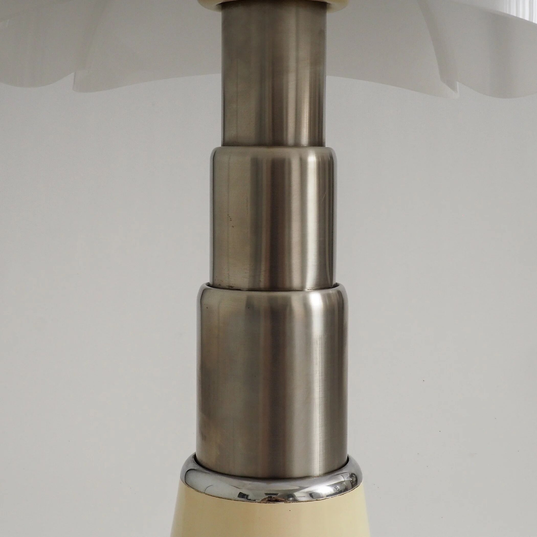 Large vintage Pipistrello table lamp by Gae Aulenti for Martinelli Luce